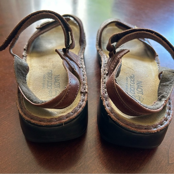 Naot | Papaya Wedge Sandals - Picture 7 of 7